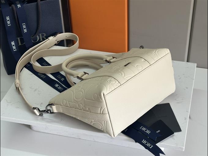 2025228Y 600P203146352